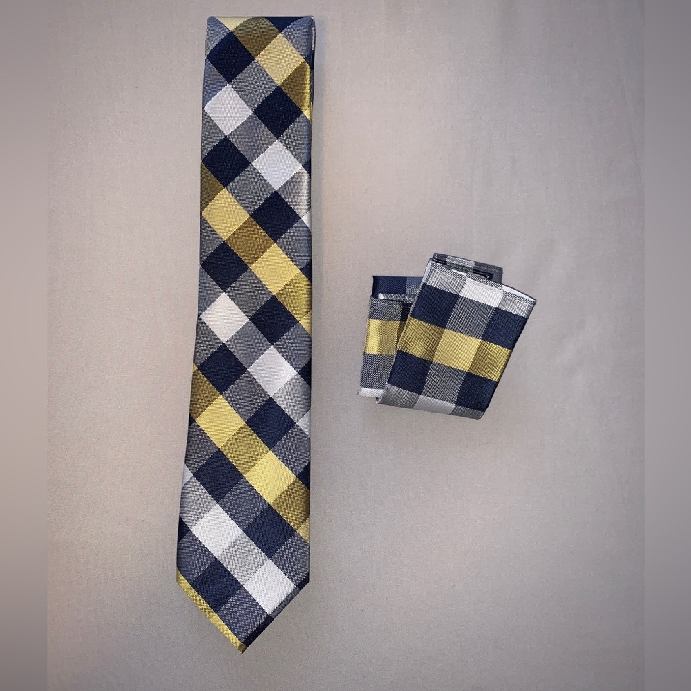 Nautica Tie and Pocket Square